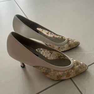 Sergio Zelcer Cream and Gold Floral Heels